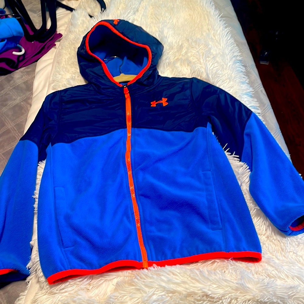 Under Armour youth medium light hooded